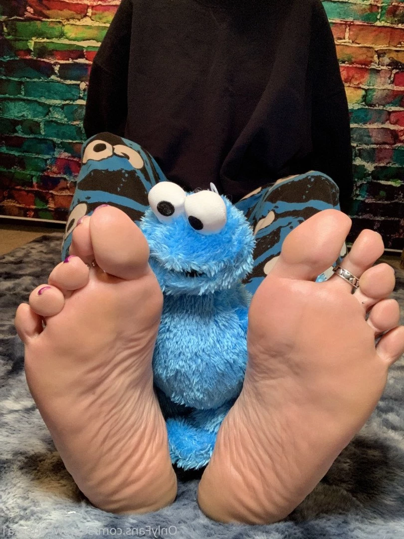 sexysweetfeetana [ sexysweetfeeta1 ] Onlyfans leaked photo 2765816 on Hotleaks.tv
