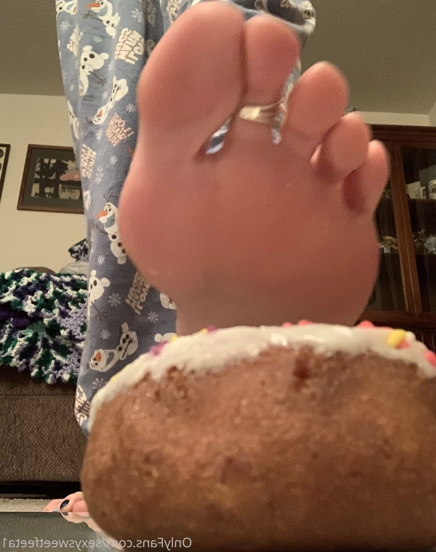 sexysweetfeetana [ sexysweetfeeta1 ] Onlyfans leaked photo 2765854 on Hotleaks.tv