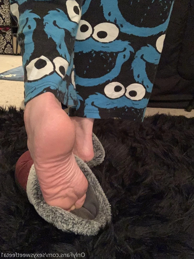 sexysweetfeetana [ sexysweetfeeta1 ] Onlyfans leaked photo 2766148 on Hotleaks.tv