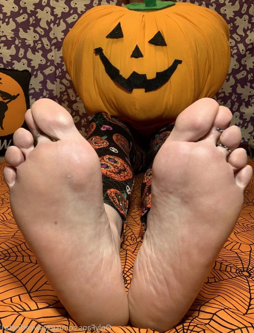 sexysweetfeetana [ sexysweetfeeta1 ] Onlyfans leaked photo 2766376 on Hotleaks.tv