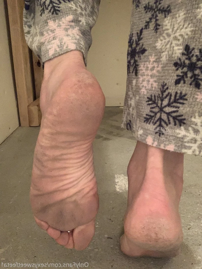 sexysweetfeetana [ sexysweetfeeta1 ] Onlyfans leaked photo 2766715 on Hotleaks.tv