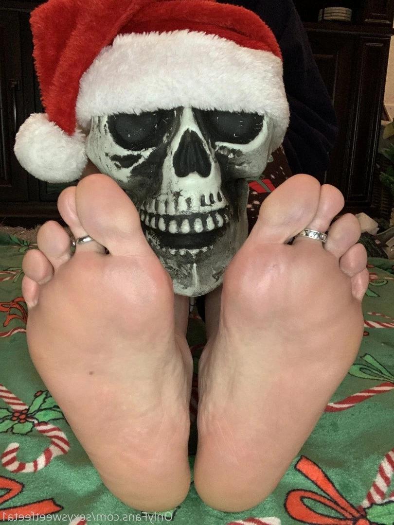 sexysweetfeetana [ sexysweetfeeta1 ] Onlyfans leaked photo 2767588 on Hotleaks.tv