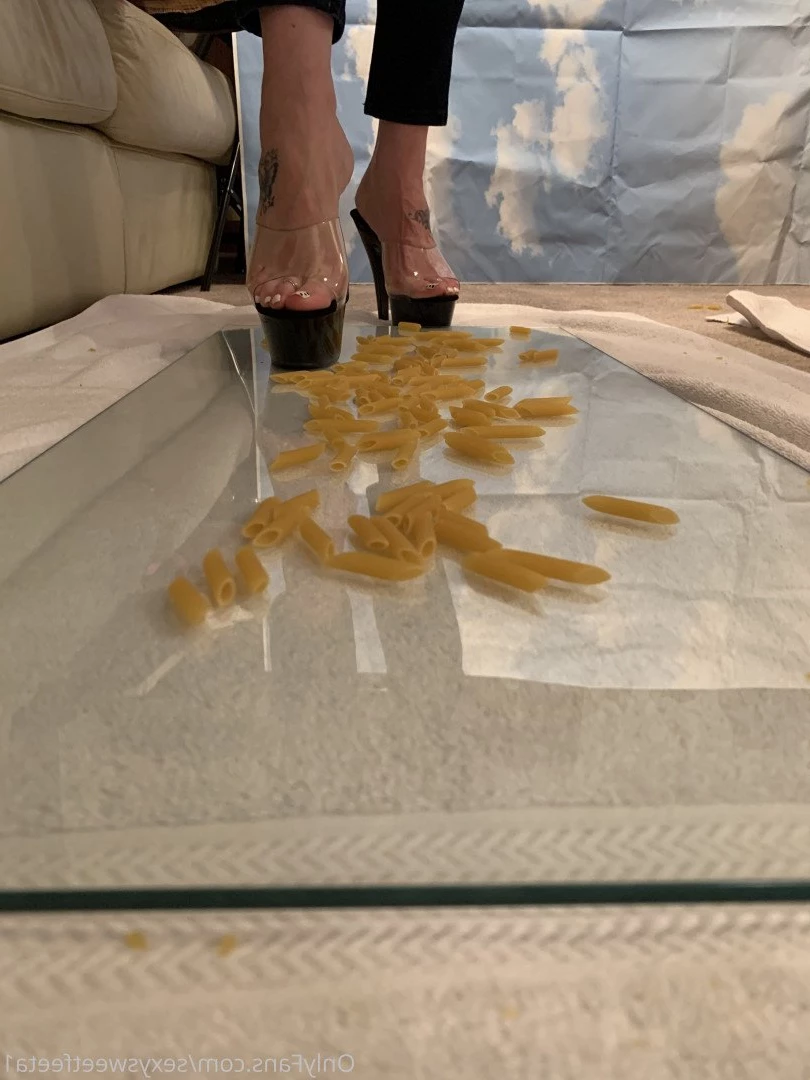 sexysweetfeetana [ sexysweetfeeta1 ] Onlyfans leaked photo 2767852 on Hotleaks.tv