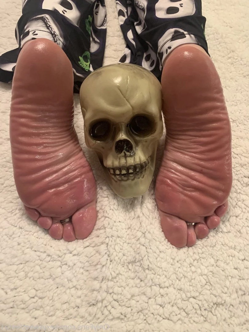 sexysweetfeetana [ sexysweetfeeta1 ] Onlyfans leaked photo 2768216 on Hotleaks.tv