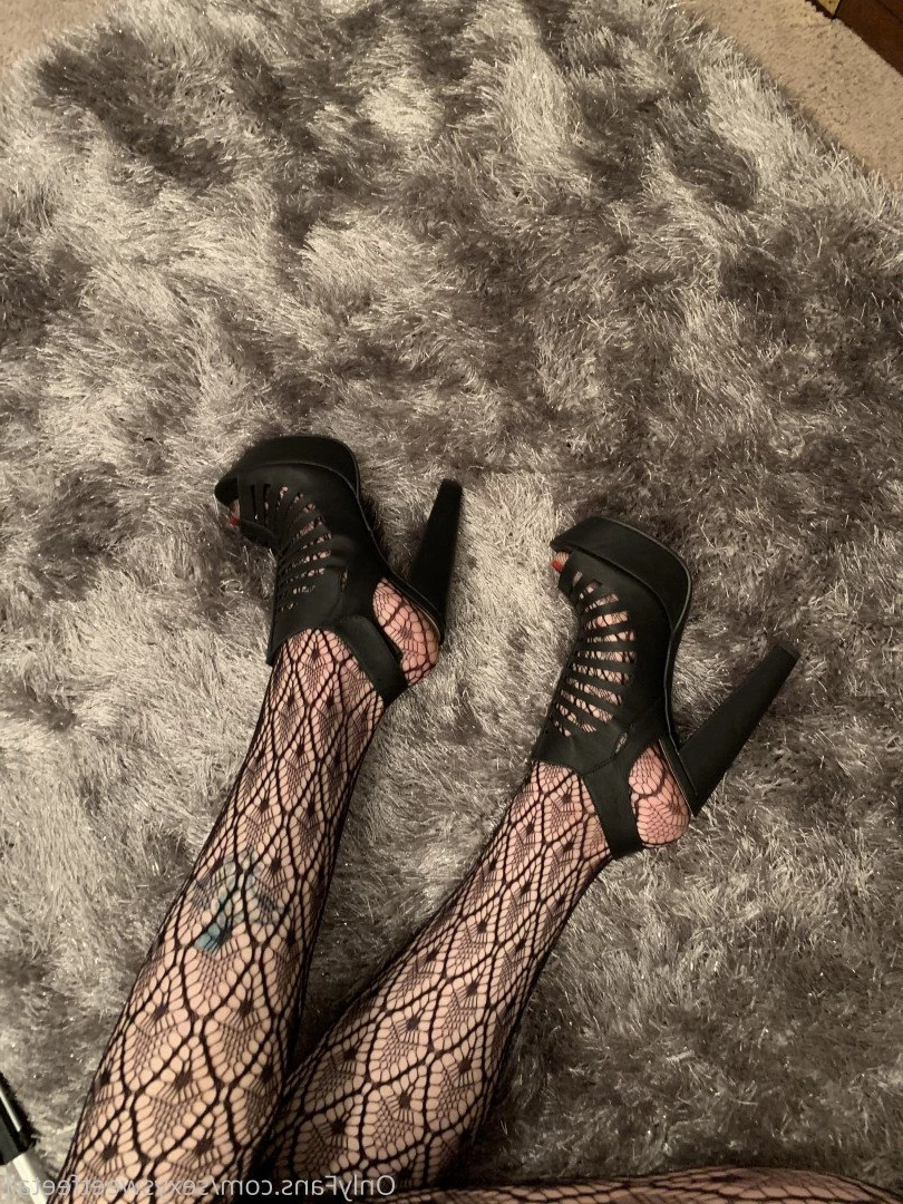sexysweetfeetana [ sexysweetfeeta1 ] Onlyfans leaked photo 2768542 on Hotleaks.tv