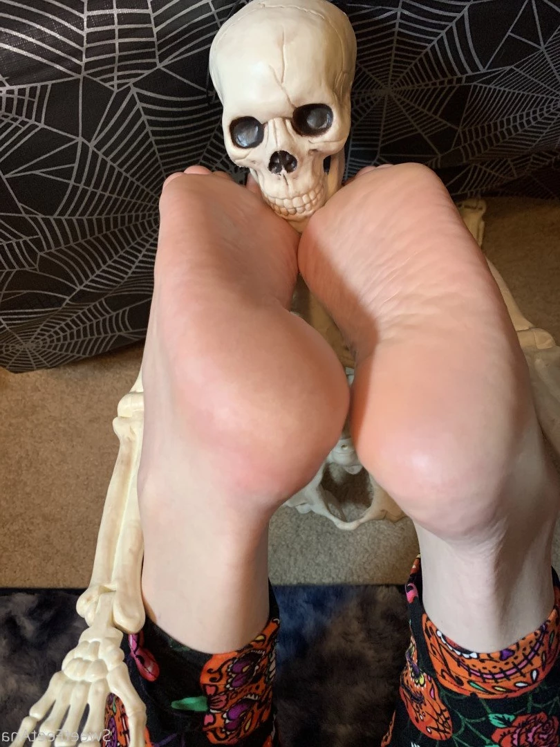 sexysweetfeetana [ sexysweetfeeta1 ] Onlyfans leaked photo 2768955 on Hotleaks.tv