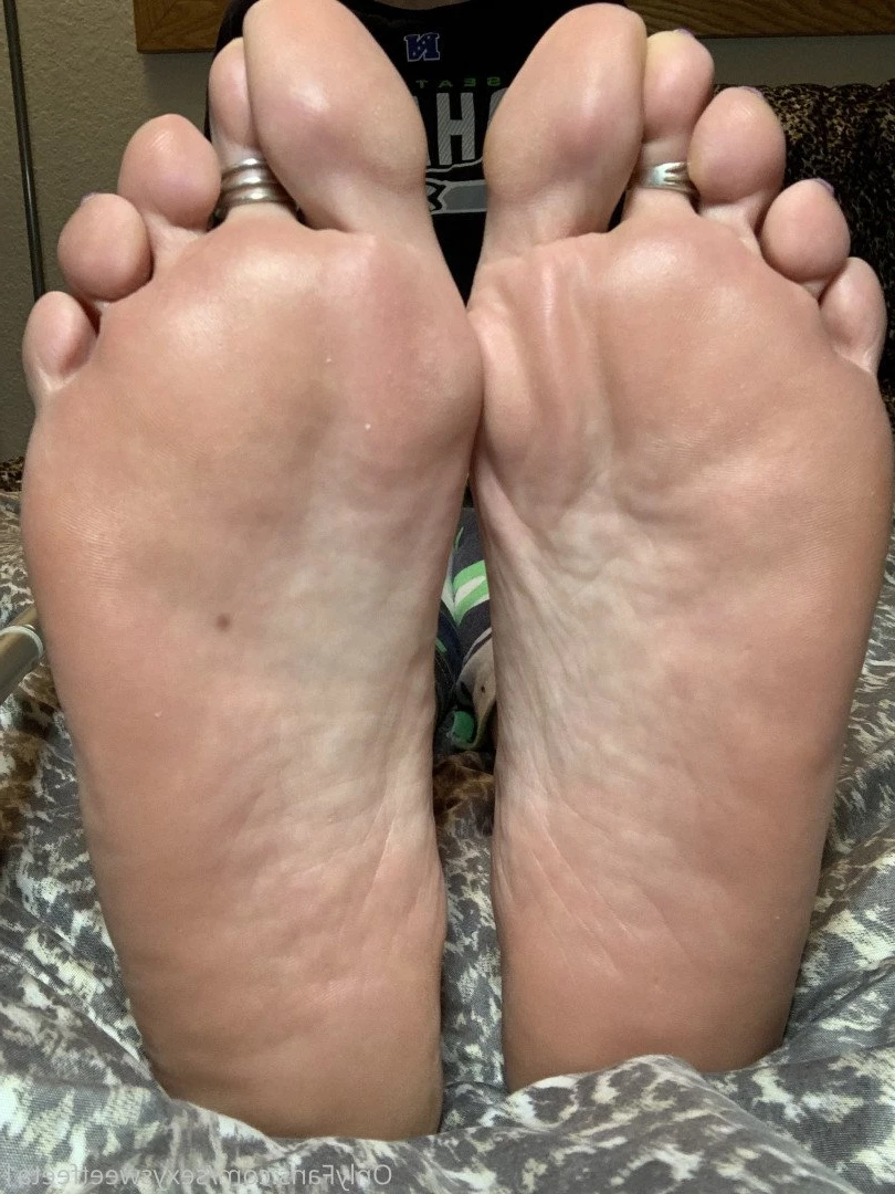 sexysweetfeetana [ sexysweetfeeta1 ] Onlyfans leaked photo 2769049 on Hotleaks.tv