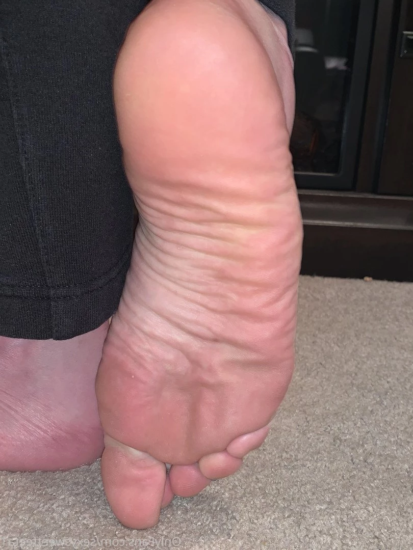 sexysweetfeetana [ sexysweetfeeta1 ] Onlyfans leaked photo 2769463 on Hotleaks.tv