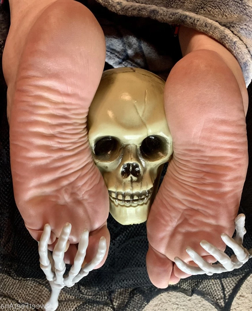 sexysweetfeetana [ sexysweetfeeta1 ] Onlyfans leaked photo 2770172 on Hotleaks.tv