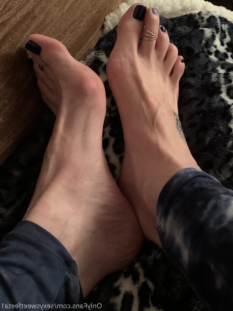 sexysweetfeetana [ sexysweetfeeta1 ] Onlyfans leaked photo 2772105 on Hotleaks.tv