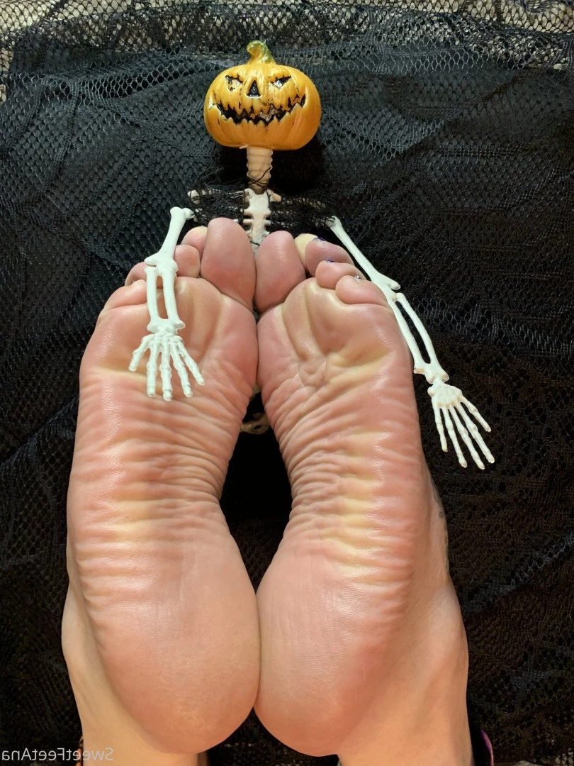 sexysweetfeetana [ sexysweetfeeta1 ] Onlyfans leaked photo 2772165 on Hotleaks.tv