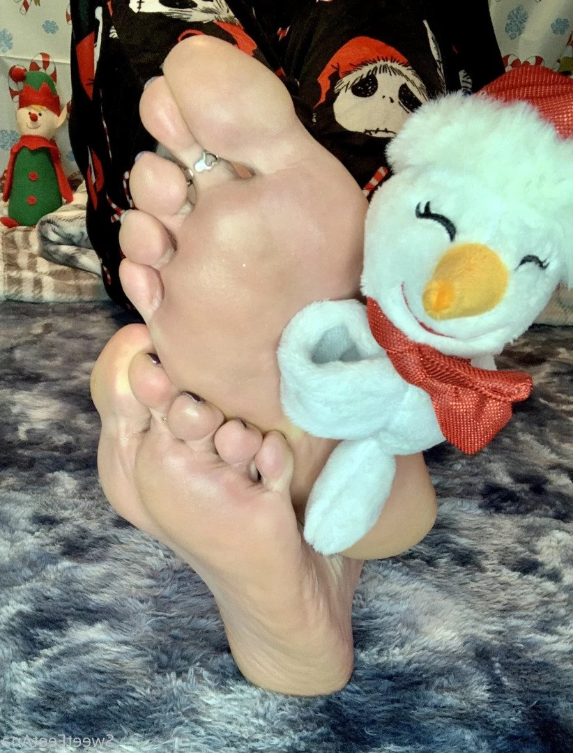sexysweetfeetana [ sexysweetfeeta1 ] Onlyfans leaked photo 2772188 on Hotleaks.tv