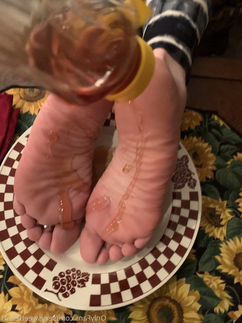sexysweetfeetana [ sexysweetfeeta1 ] Onlyfans leaked photo 2772796 on Hotleaks.tv