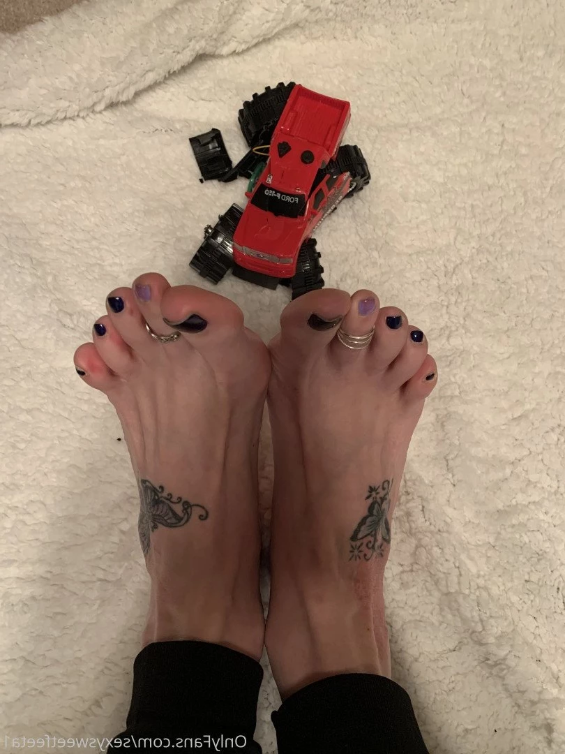 sexysweetfeetana [ sexysweetfeeta1 ] Onlyfans leaked photo 2773072 on Hotleaks.tv
