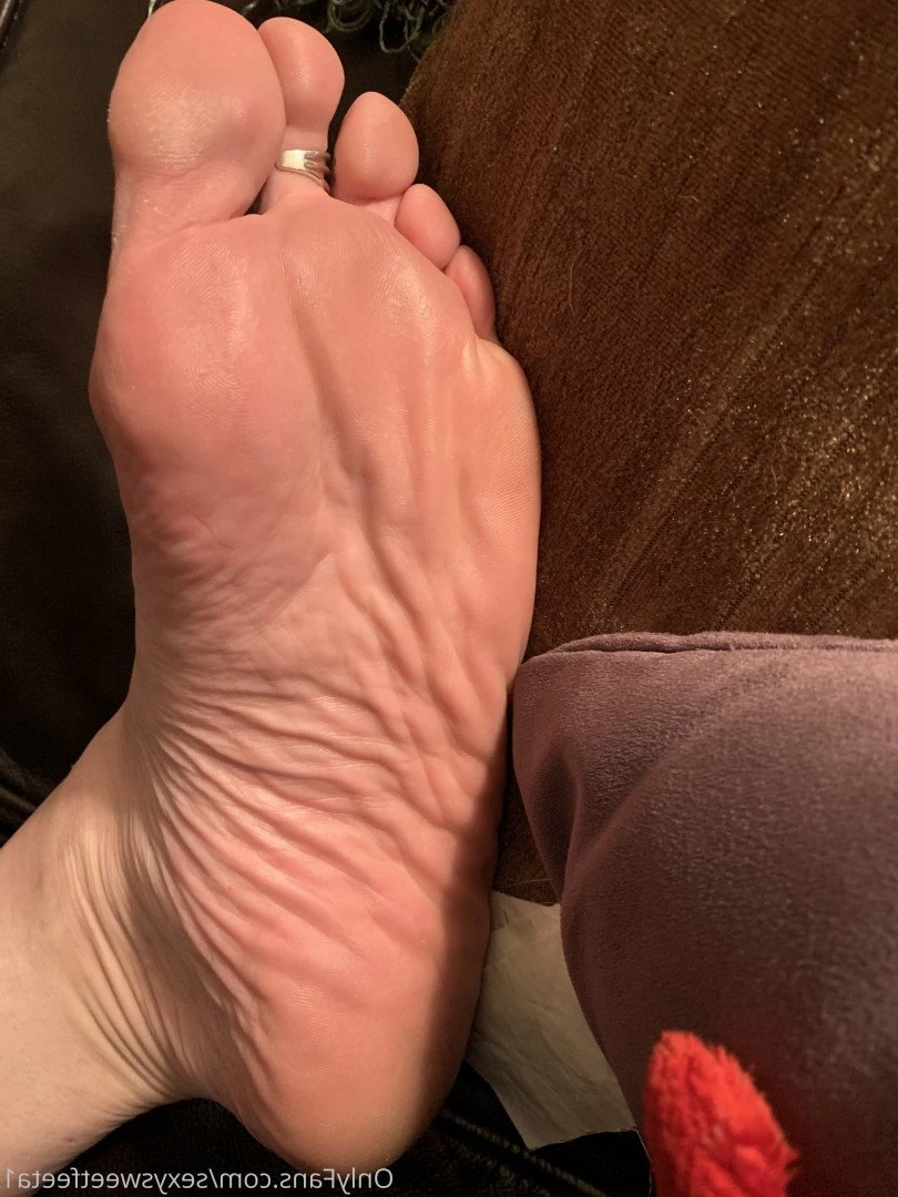 sexysweetfeetana [ sexysweetfeeta1 ] Onlyfans leaked photo 2774333 on Hotleaks.tv