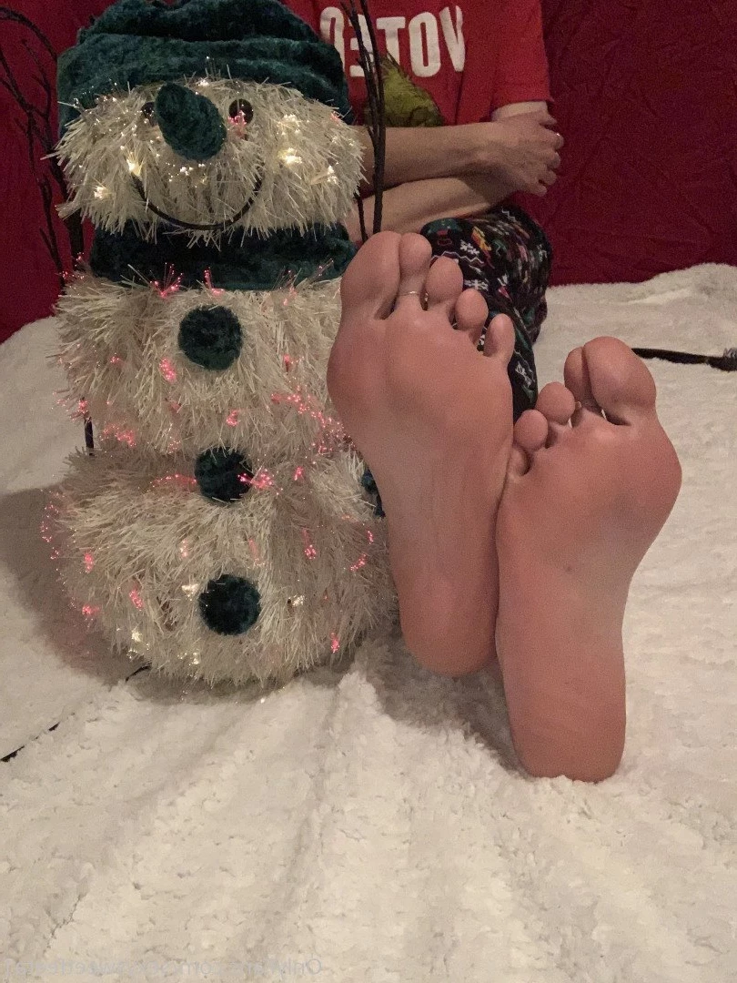 sexysweetfeetana [ sexysweetfeeta1 ] Onlyfans leaked photo 2775056 on Hotleaks.tv