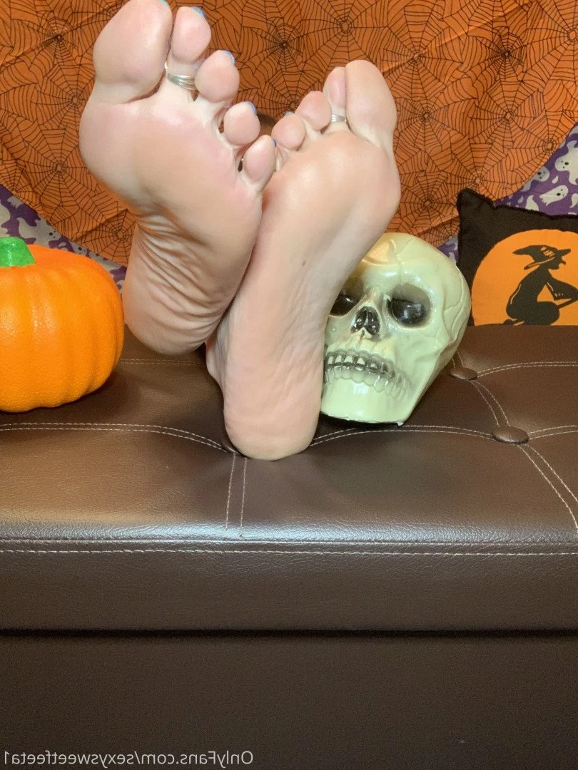 sexysweetfeetana [ sexysweetfeeta1 ] Onlyfans leaked photo 2775087 on Hotleaks.tv