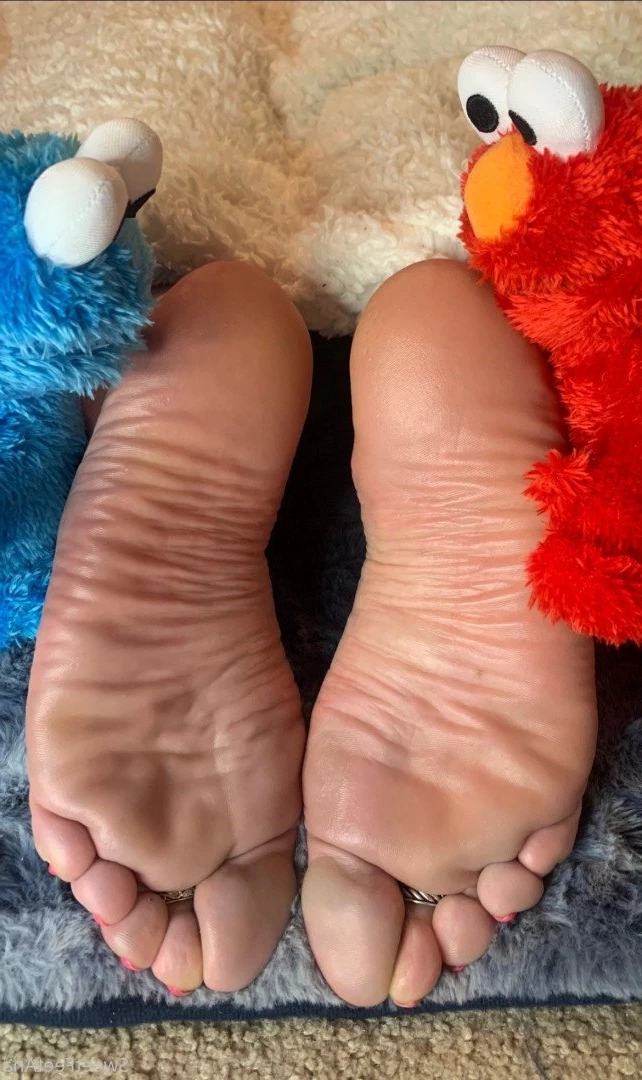 sexysweetfeetana [ sexysweetfeeta1 ] Onlyfans leaked photo 2775638 on Hotleaks.tv