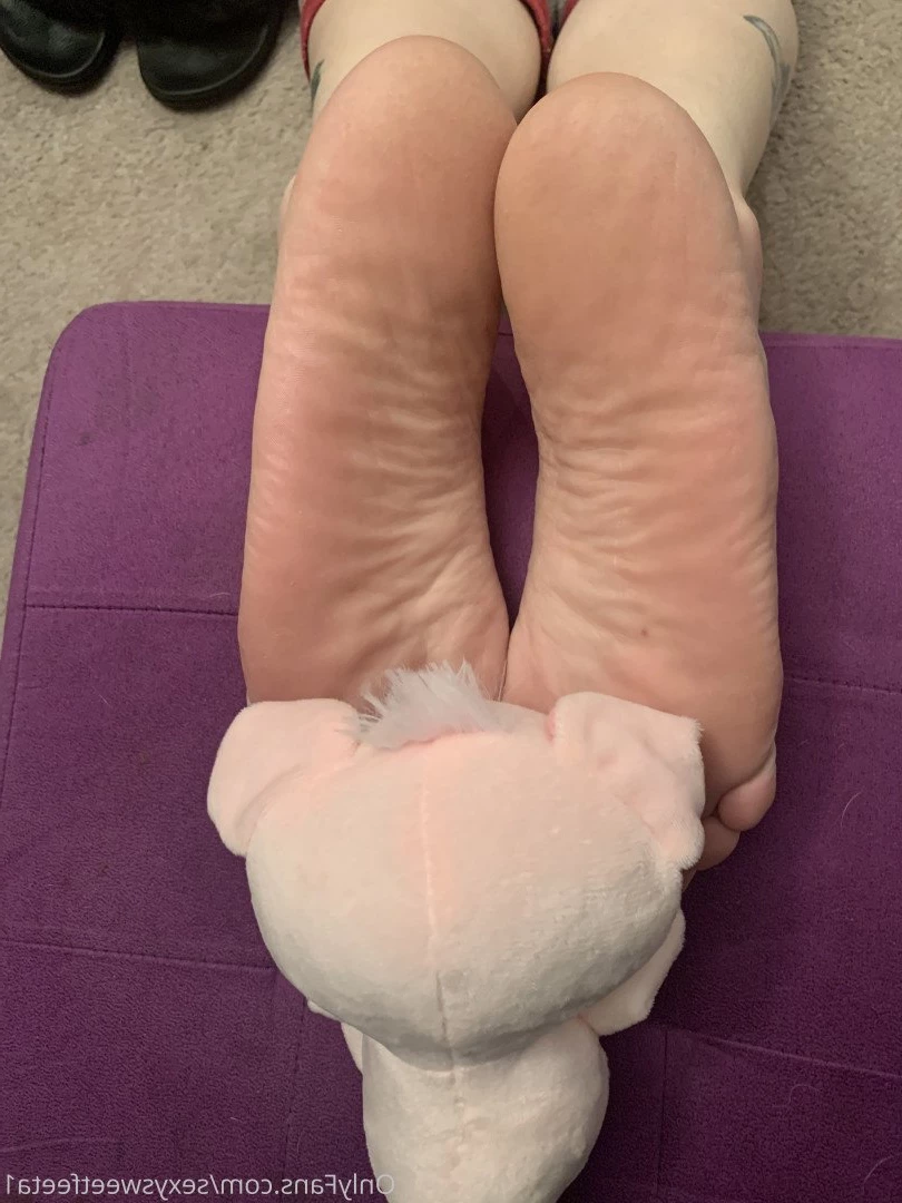 sexysweetfeetana [ sexysweetfeeta1 ] Onlyfans leaked photo 2775695 on Hotleaks.tv
