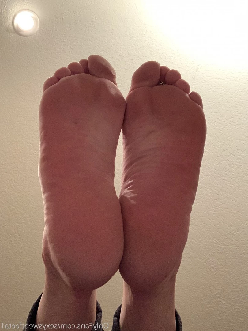 sexysweetfeetana [ sexysweetfeeta1 ] Onlyfans leaked photo 2775726 on Hotleaks.tv