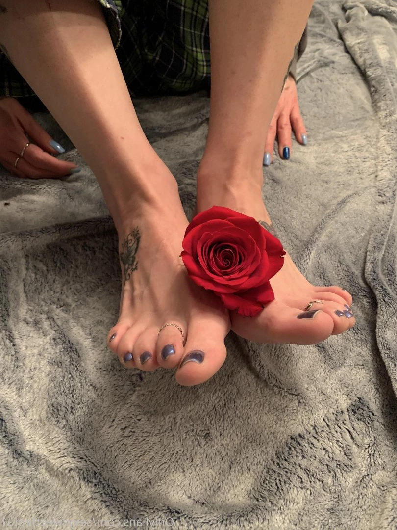 sexysweetfeetana [ sexysweetfeeta1 ] Onlyfans leaked photo 2776189 on Hotleaks.tv
