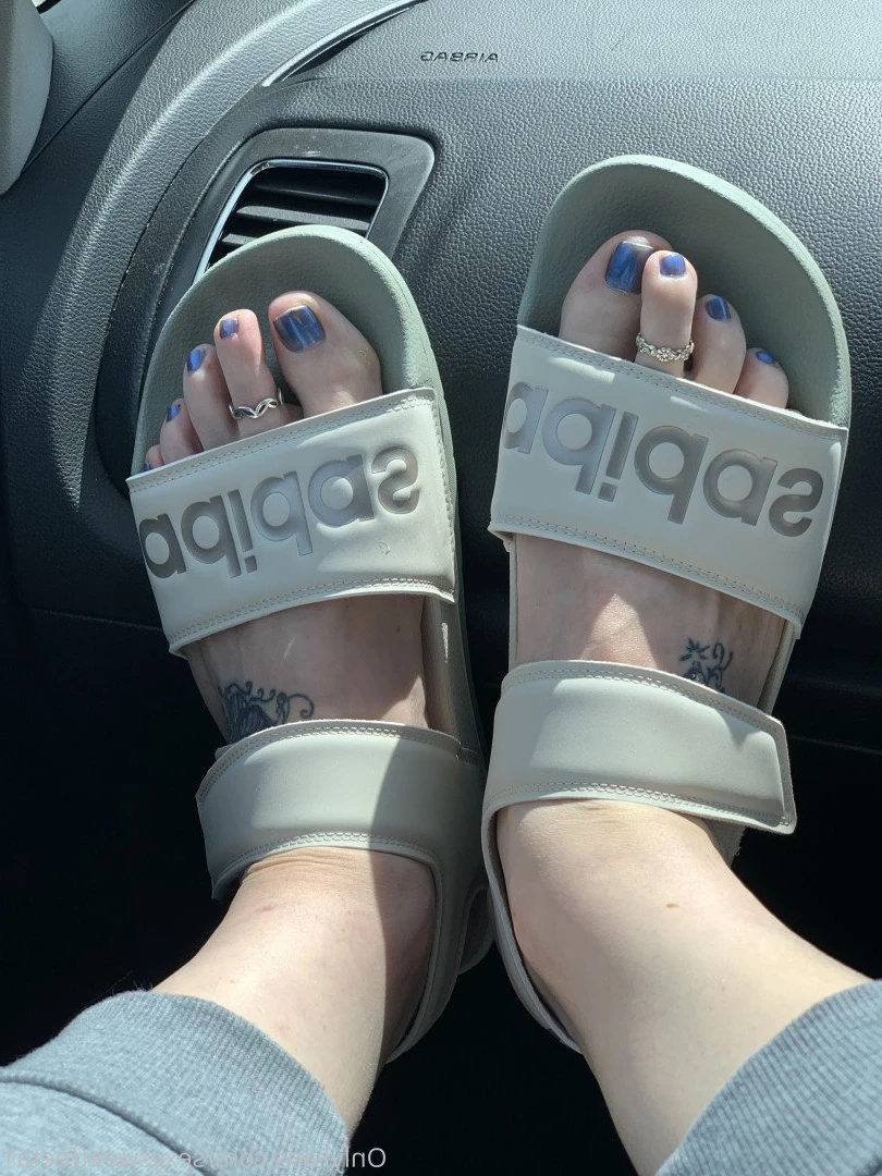 sexysweetfeetana [ sexysweetfeeta1 ] Onlyfans leaked photo 2776946 on Hotleaks.tv