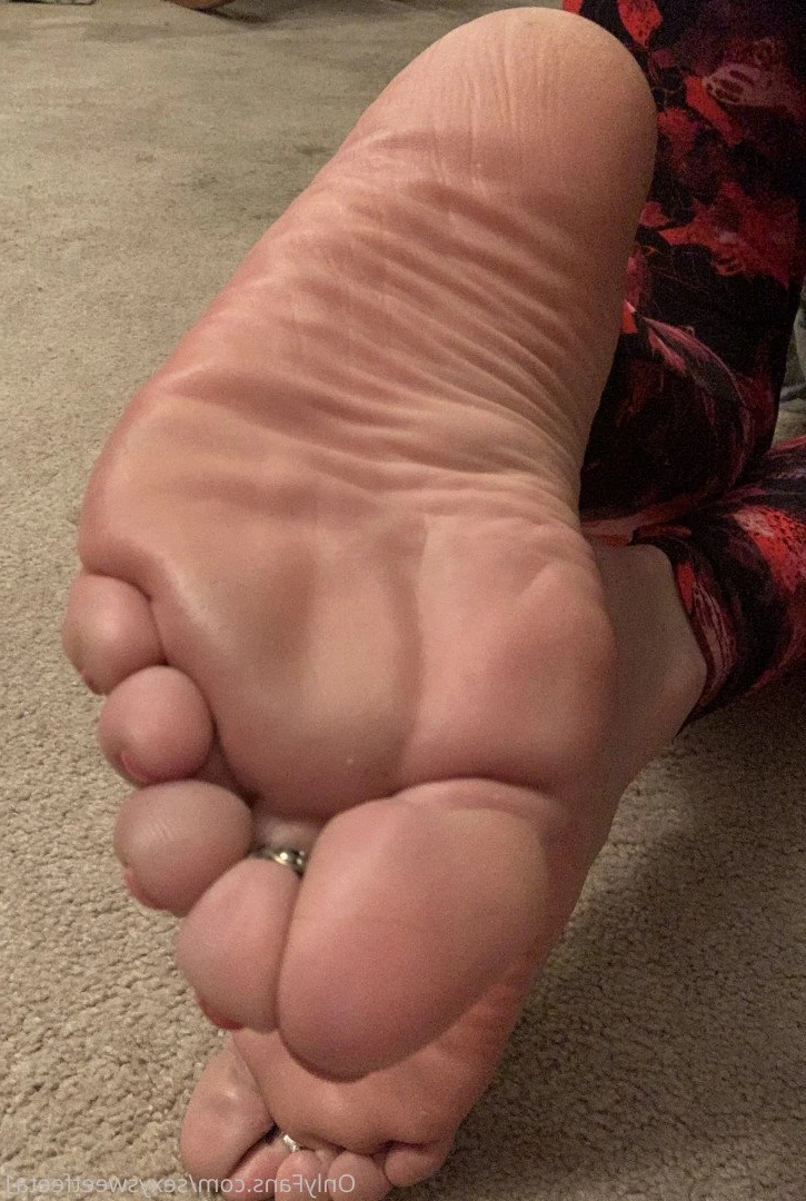 sexysweetfeetana [ sexysweetfeeta1 ] Onlyfans leaked photo 2777001 on Hotleaks.tv