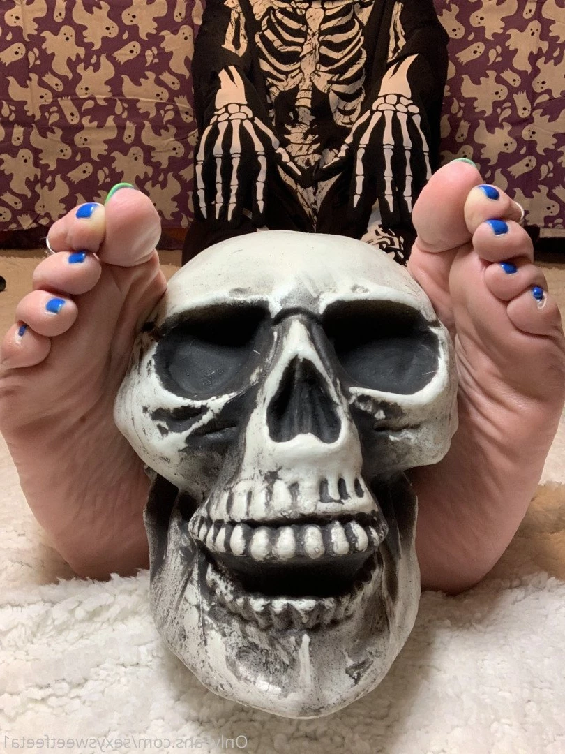 sexysweetfeetana [ sexysweetfeeta1 ] Onlyfans leaked photo 2777573 on Hotleaks.tv