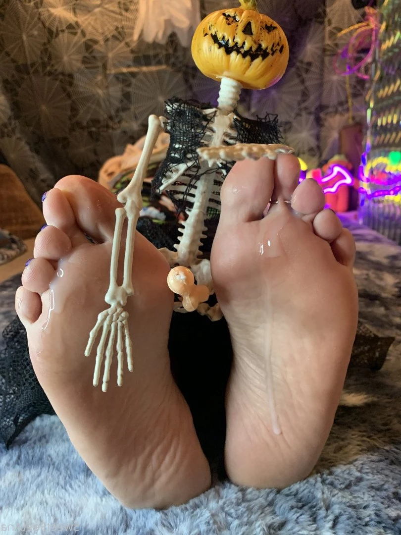 sexysweetfeetana [ sexysweetfeeta1 ] Onlyfans leaked photo 2778354 on Hotleaks.tv