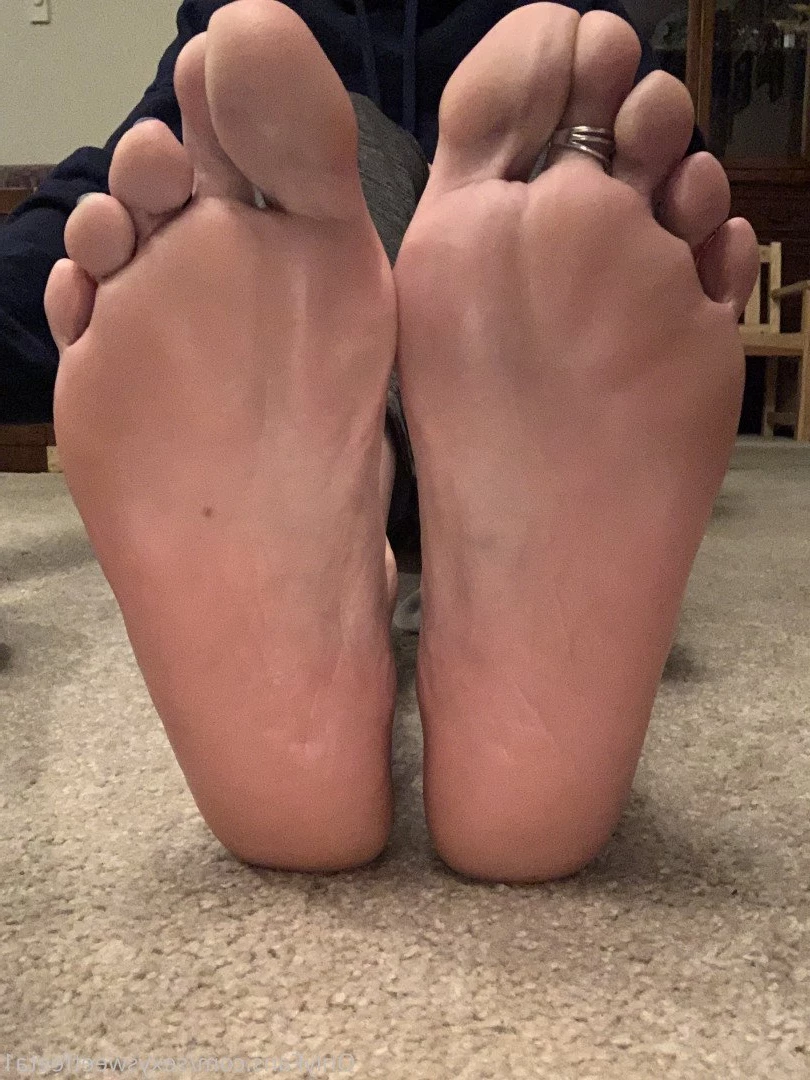 sexysweetfeetana [ sexysweetfeeta1 ] Onlyfans leaked photo 2778393 on Hotleaks.tv