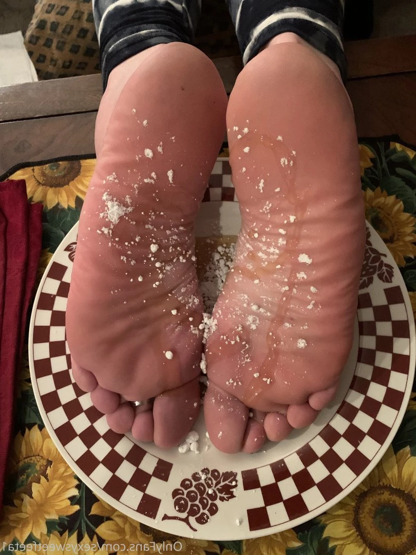 sexysweetfeetana [ sexysweetfeeta1 ] Onlyfans leaked photo 2778549 on Hotleaks.tv