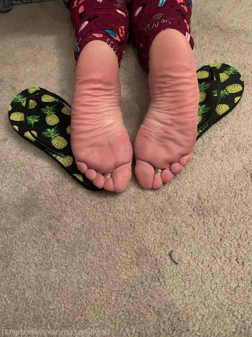 sexysweetfeetana [ sexysweetfeeta1 ] Onlyfans leaked photo 2779458 on Hotleaks.tv