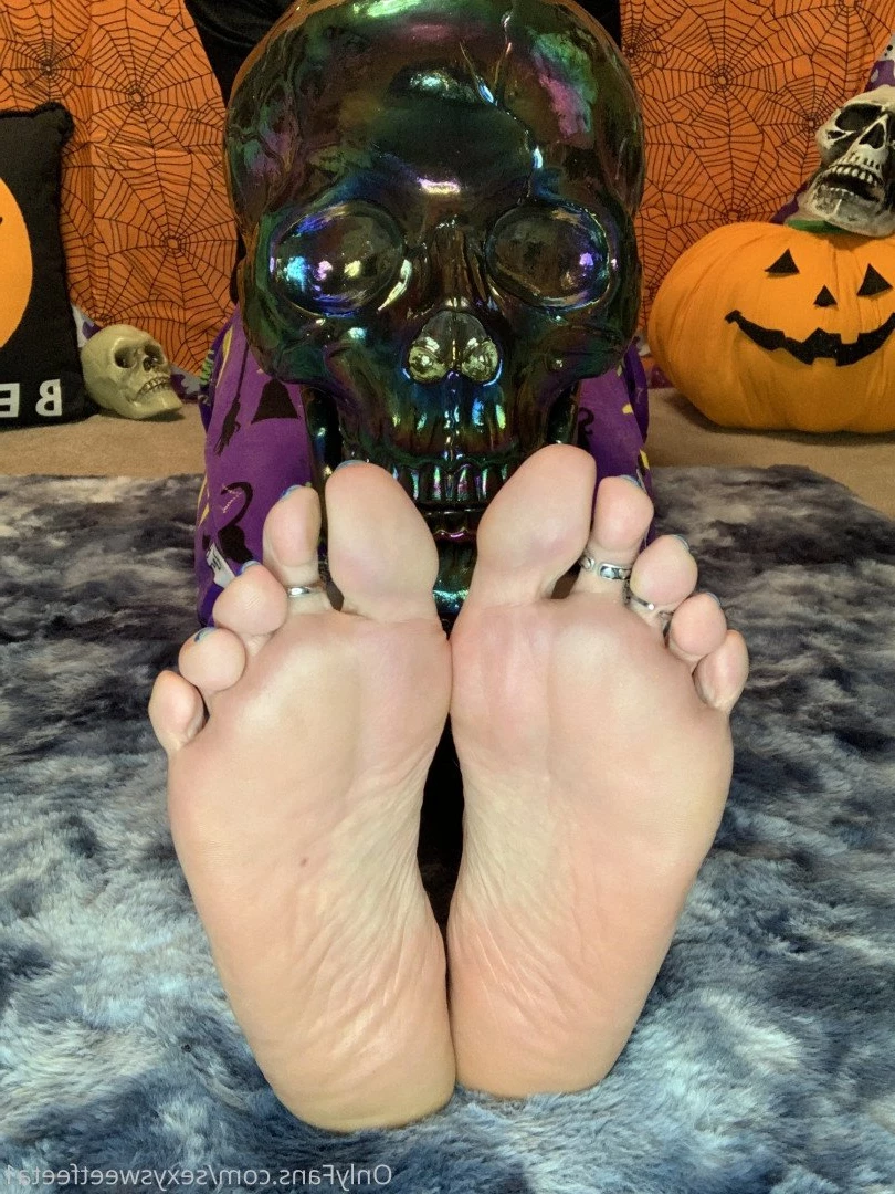 sexysweetfeetana [ sexysweetfeeta1 ] Onlyfans leaked photo 2779998 on Hotleaks.tv
