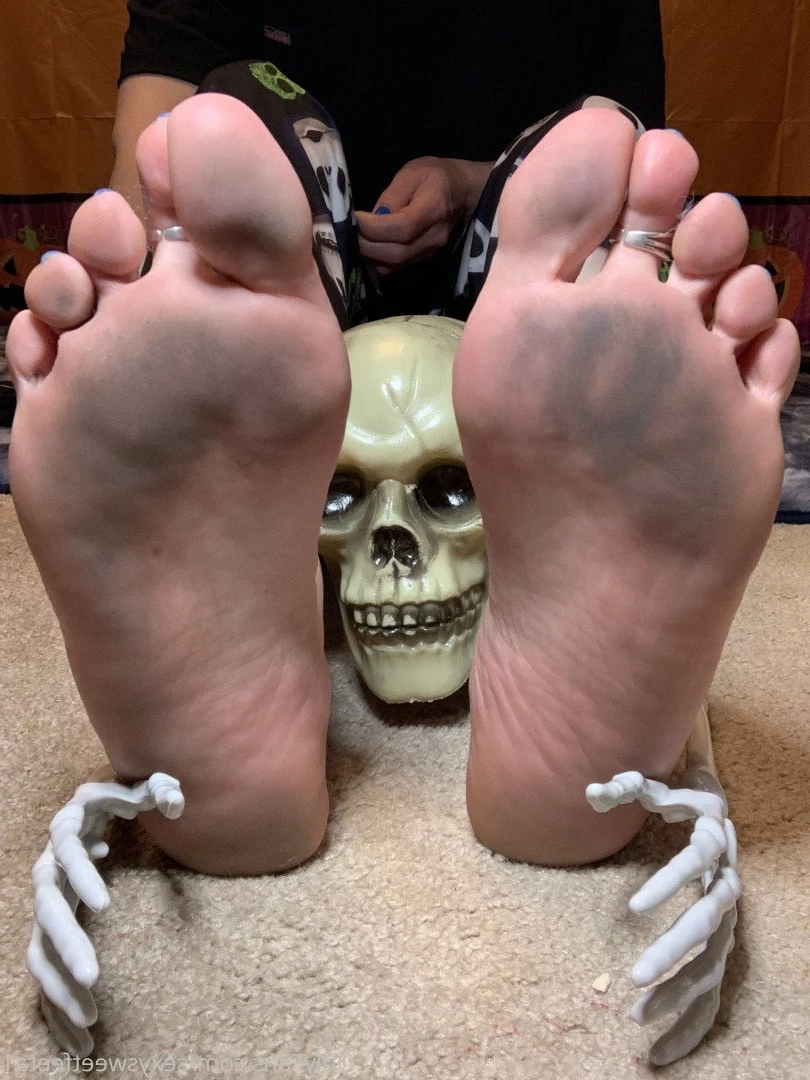 sexysweetfeetana [ sexysweetfeeta1 ] Onlyfans leaked photo 2780752 on Hotleaks.tv