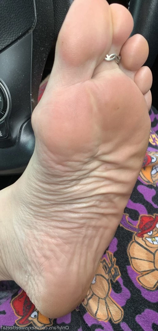 sexysweetfeetana [ sexysweetfeeta1 ] Onlyfans leaked photo 2781222 on Hotleaks.tv