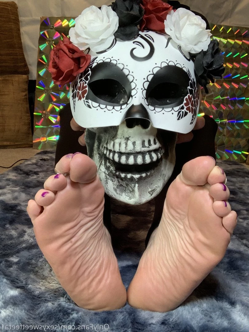 sexysweetfeetana [ sexysweetfeeta1 ] Onlyfans leaked photo 2781626 on Hotleaks.tv