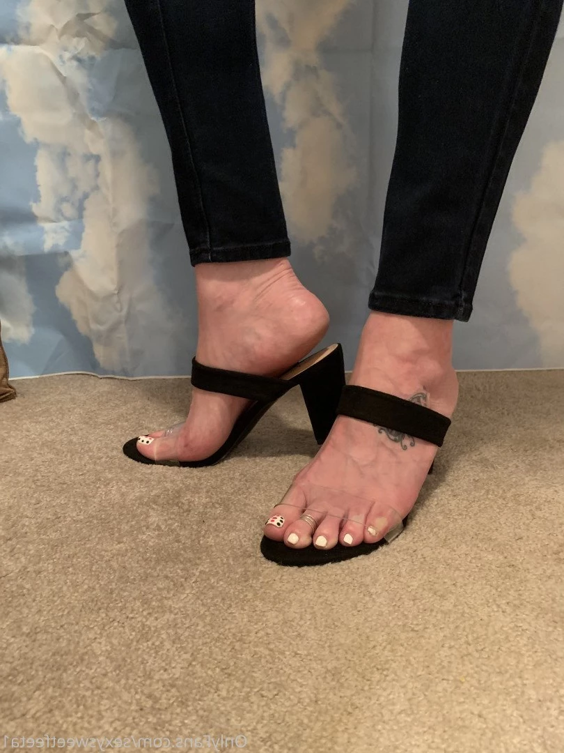 sexysweetfeetana [ sexysweetfeeta1 ] Onlyfans leaked photo 2781776 on Hotleaks.tv