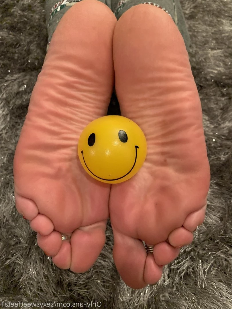 sexysweetfeetana [ sexysweetfeeta1 ] Onlyfans leaked photo 2782880 on Hotleaks.tv