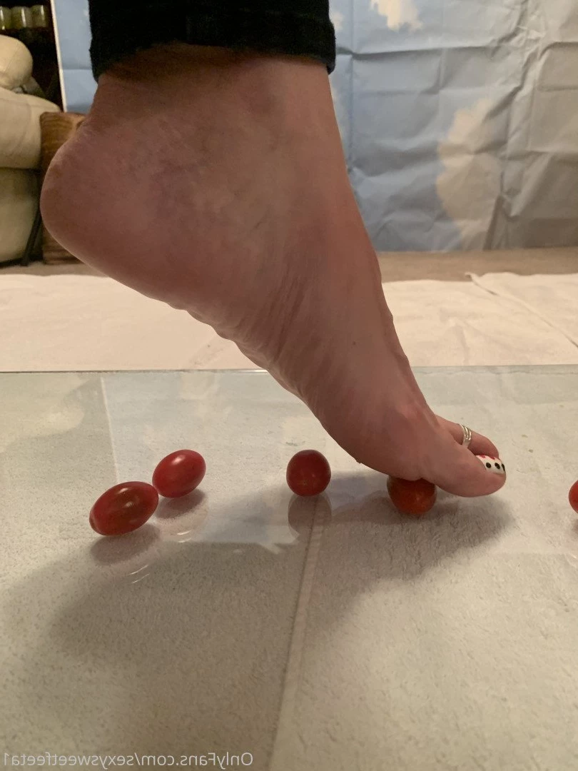 sexysweetfeetana [ sexysweetfeeta1 ] Onlyfans leaked photo 2784761 on Hotleaks.tv