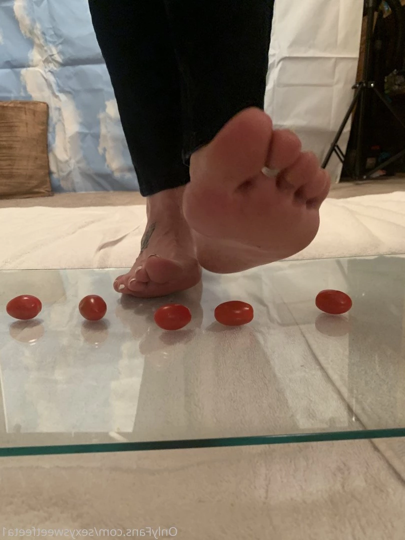 sexysweetfeetana [ sexysweetfeeta1 ] Onlyfans leaked photo 2785317 on Hotleaks.tv