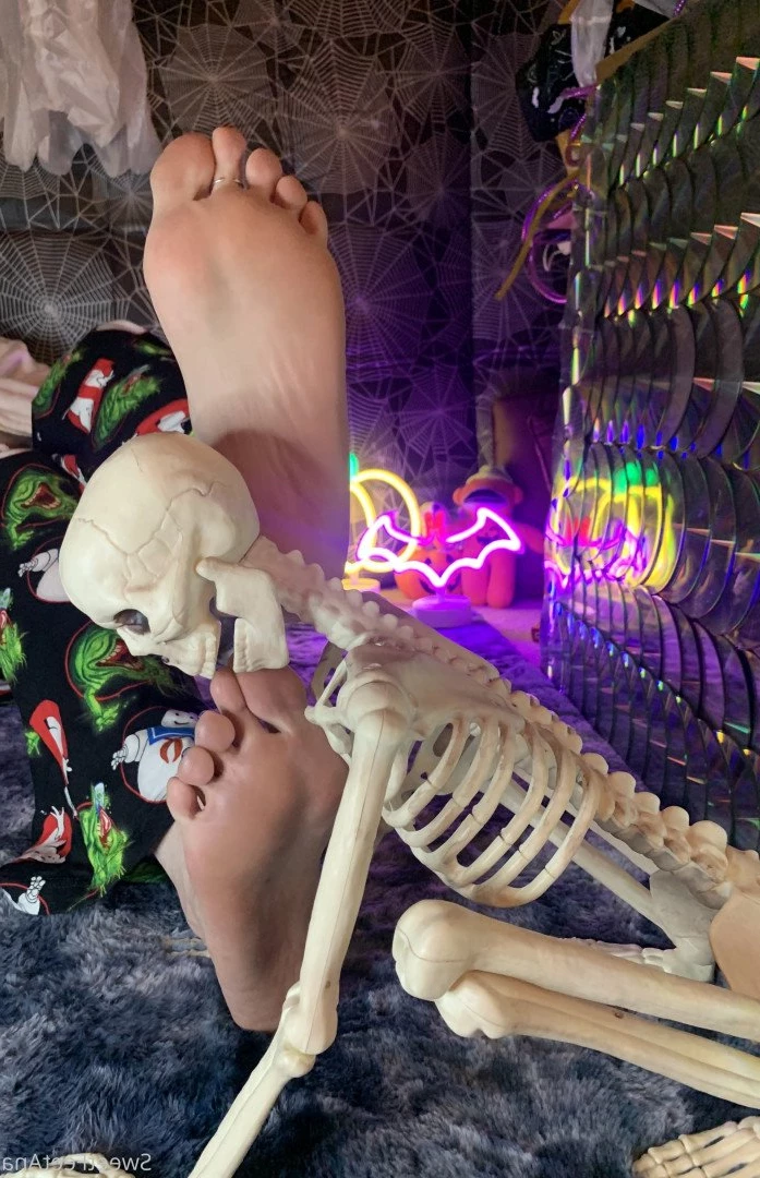 sexysweetfeetana [ sexysweetfeeta1 ] Onlyfans leaked photo 2786526 on Hotleaks.tv