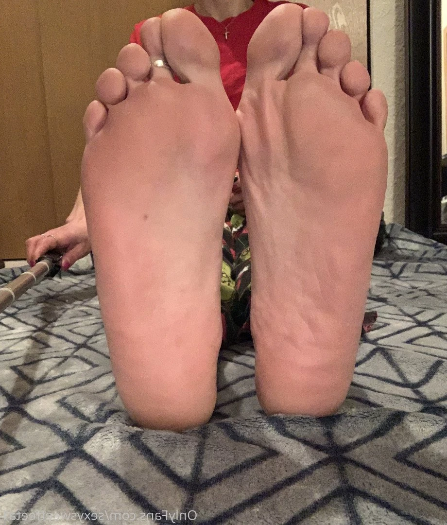 sexysweetfeetana [ sexysweetfeeta1 ] Onlyfans leaked photo 2788090 on Hotleaks.tv