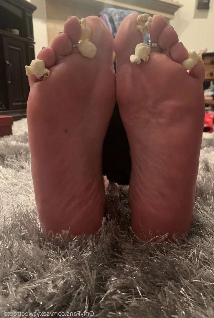 sexysweetfeetana [ sexysweetfeeta1 ] Onlyfans leaked photo 2788125 on Hotleaks.tv