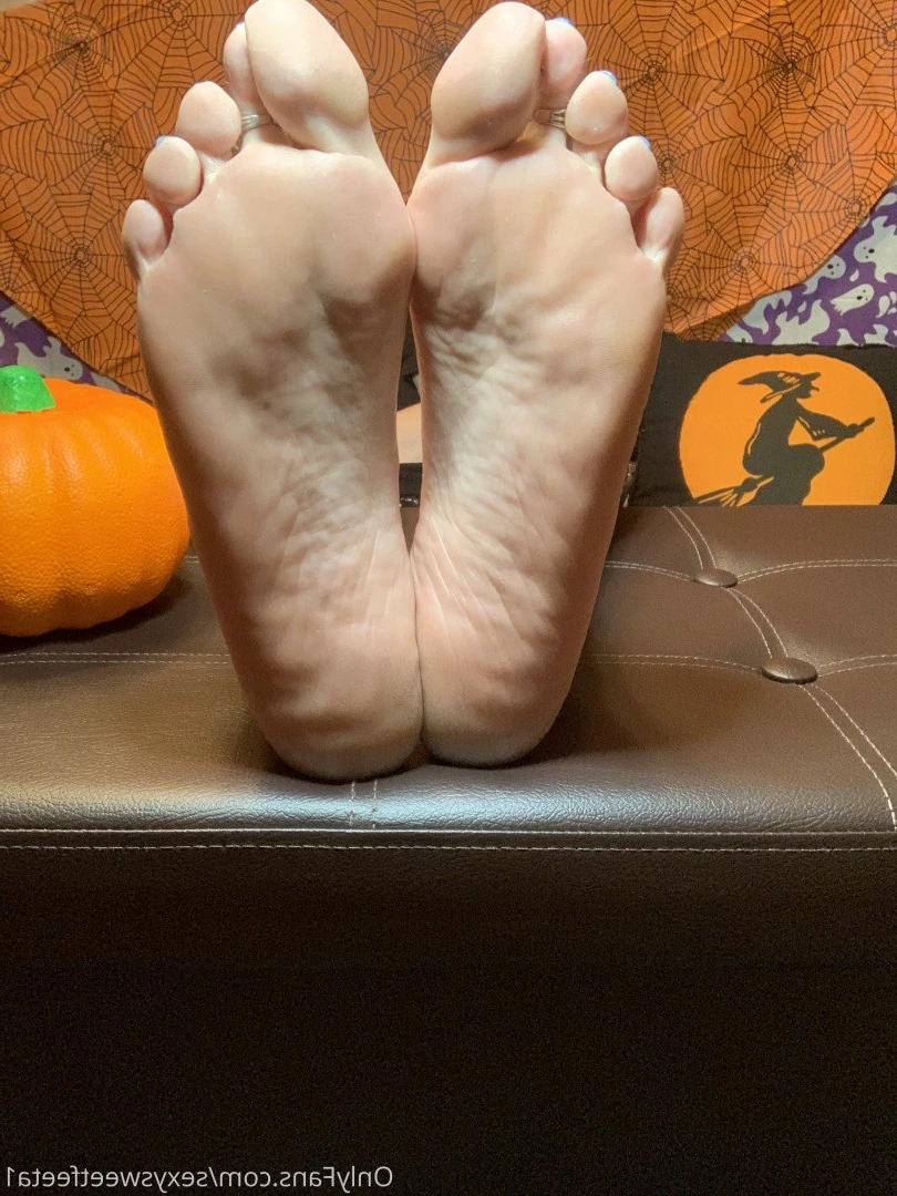 sexysweetfeetana [ sexysweetfeeta1 ] Onlyfans leaked photo 2788175 on Hotleaks.tv