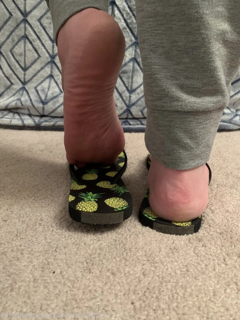 sexysweetfeetana [ sexysweetfeeta1 ] Onlyfans leaked photo 2788342 on Hotleaks.tv