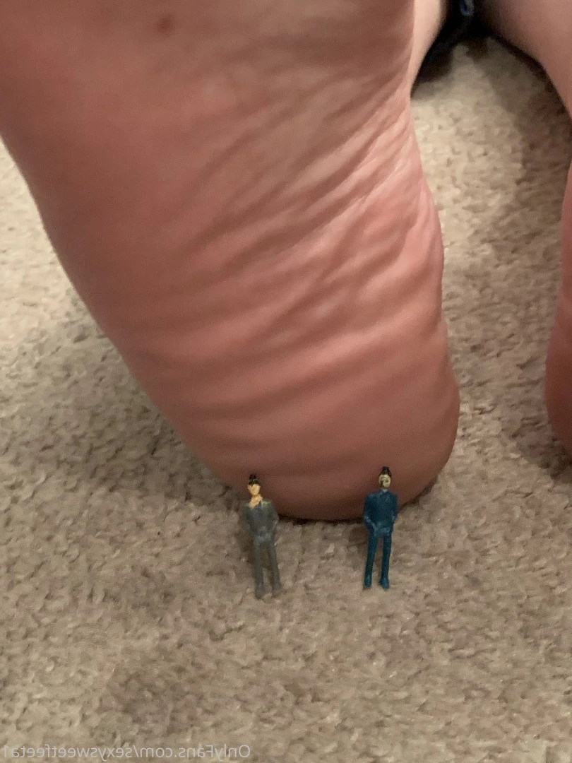 sexysweetfeetana [ sexysweetfeeta1 ] Onlyfans leaked photo 2788514 on Hotleaks.tv