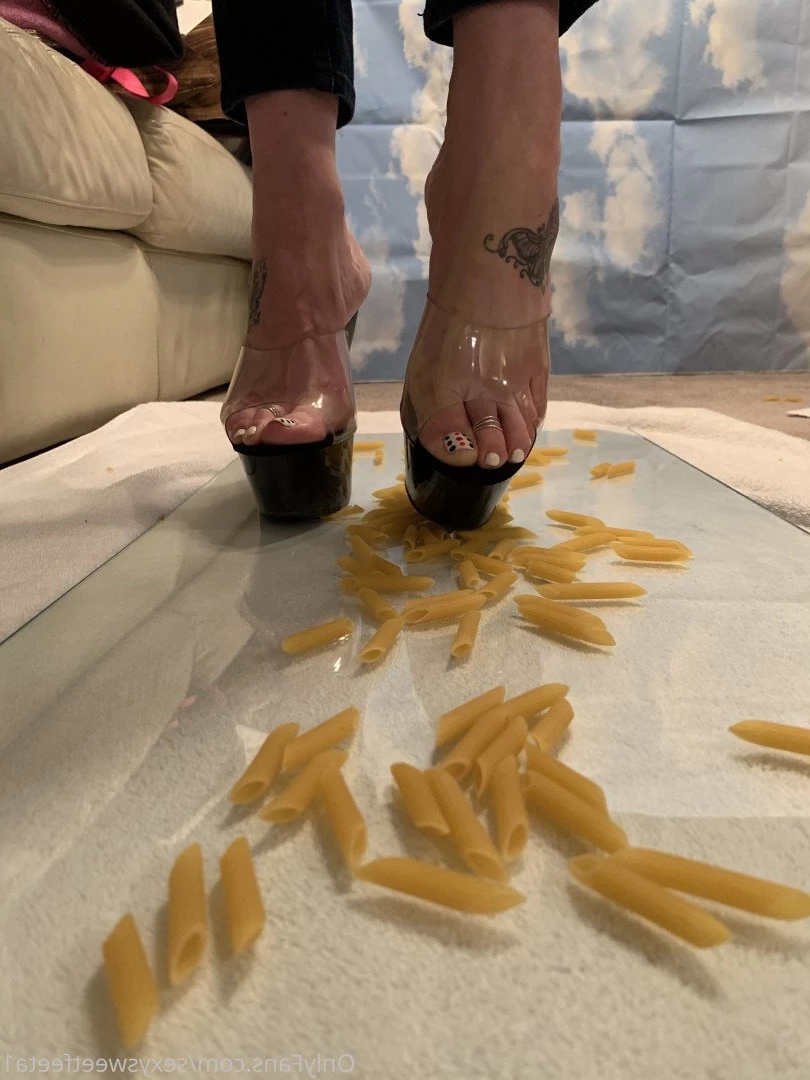 sexysweetfeetana [ sexysweetfeeta1 ] Onlyfans leaked photo 2788632 on Hotleaks.tv
