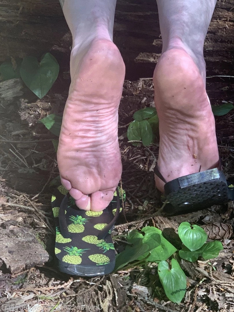 sexysweetfeetana [ sexysweetfeeta1 ] Onlyfans leaked photo 2789111 on Hotleaks.tv
