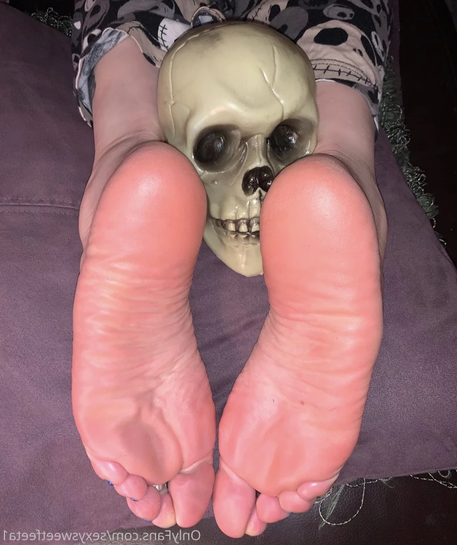 sexysweetfeetana [ sexysweetfeeta1 ] Onlyfans leaked photo 2789451 on Hotleaks.tv