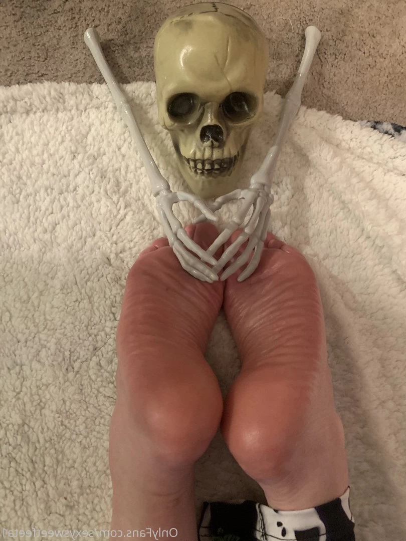 sexysweetfeetana [ sexysweetfeeta1 ] Onlyfans leaked photo 2789929 on Hotleaks.tv